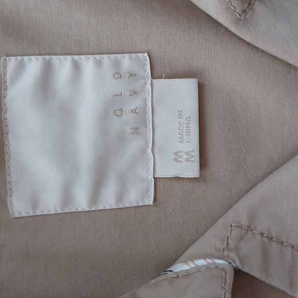 Old Navy Women's double breasted trench coat mid-lenght with belt. - Picture 2 of 3